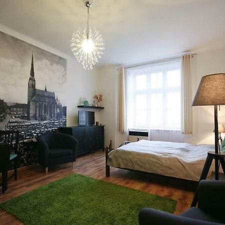 Apartman Mrakodrap Пльзень Экстерьер фото