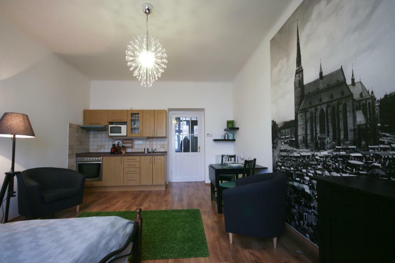 Apartman Mrakodrap Пльзень Экстерьер фото